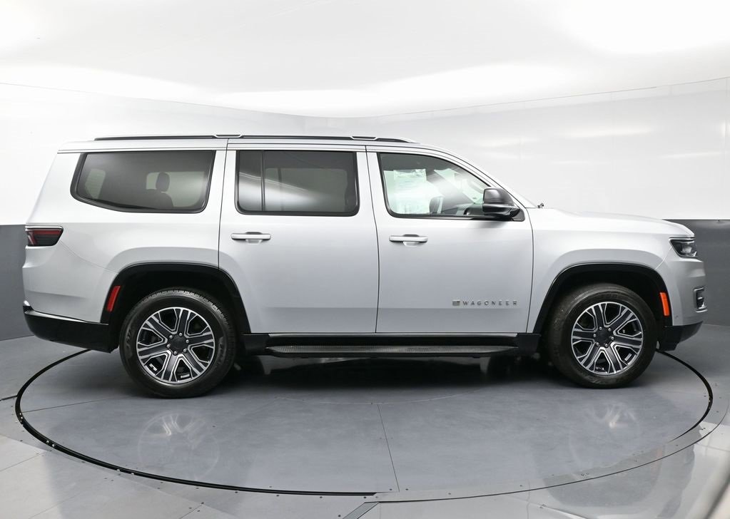 Used 2024 Jeep Wagoneer Series II w/ Flexible Seating Group image 8