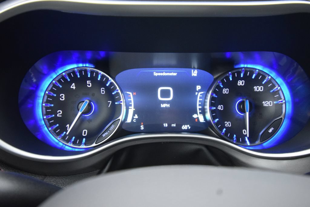 New 2027 Chrysler Pacifica Select FWD image 17