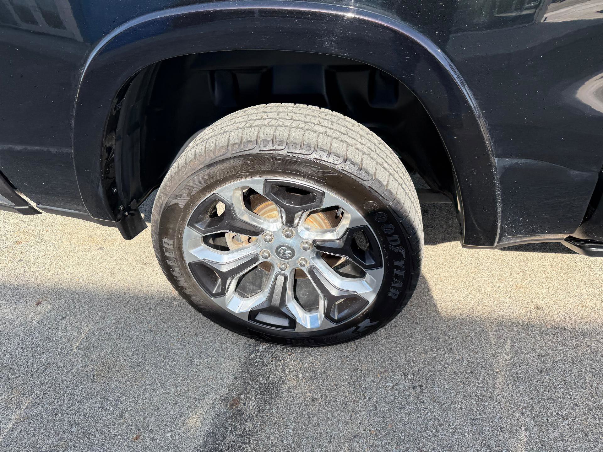 Used 2021 RAM 1500 Limited AWD/4WD image 10