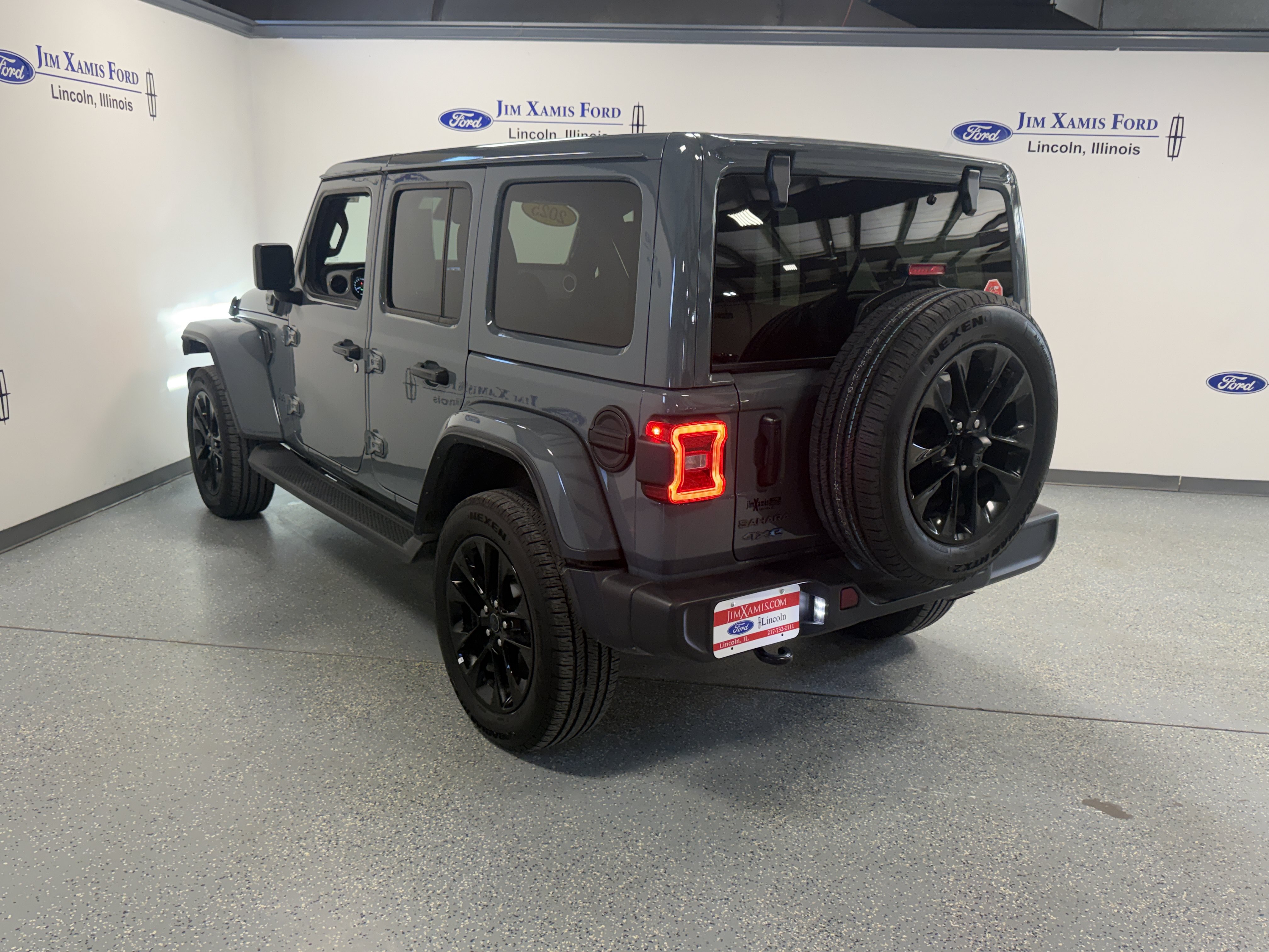 Used 2025 Jeep Wrangler Unlimited Sahara AWD/4WD image 30