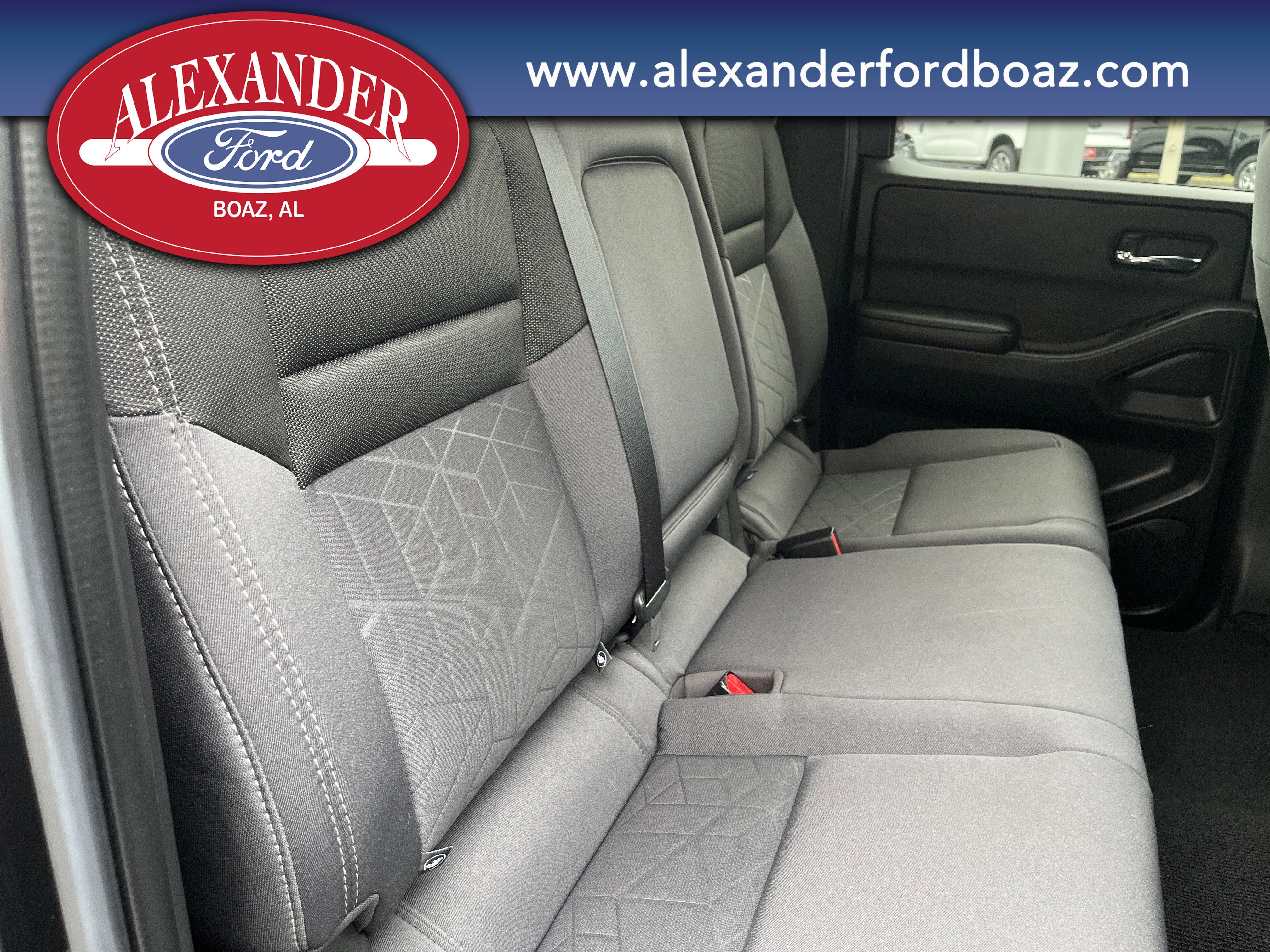 Used 2025 Nissan Frontier SV image 19