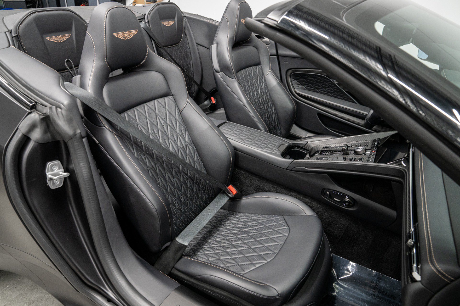 Used 2025 Aston Martin DB12 Convertible RWD image 25