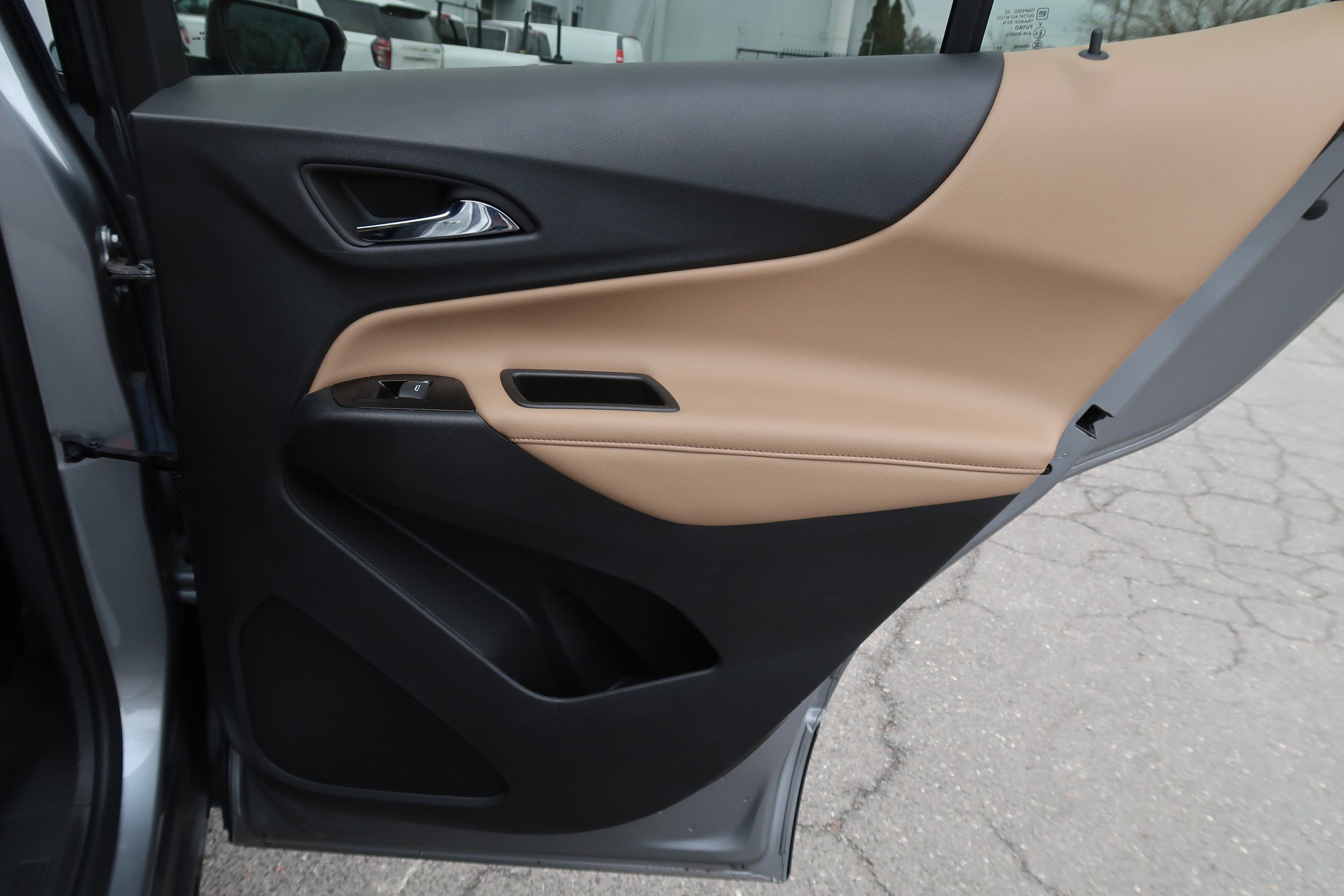 Used 2023 Chevrolet Equinox Premier image 41