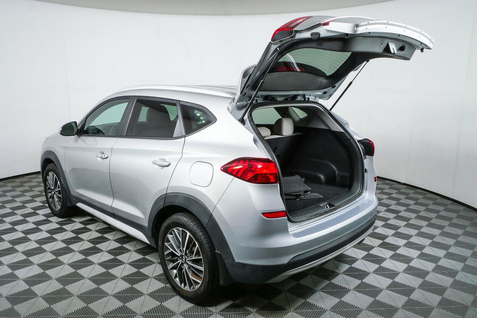 Used 2021 Hyundai Tucson SEL FWD image 32
