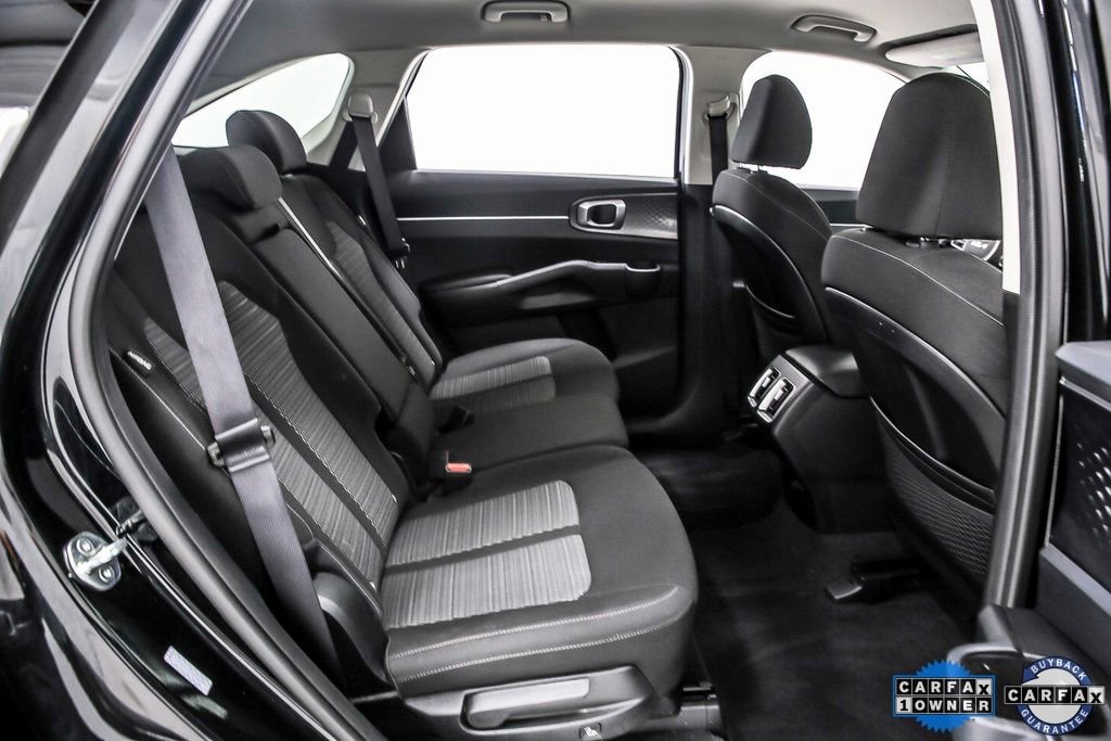 Used 2025 Kia Sorento LX image 31