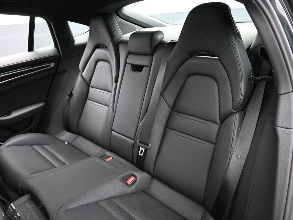 Certified 2023 Porsche Panamera 4 Platinum Edition image 24