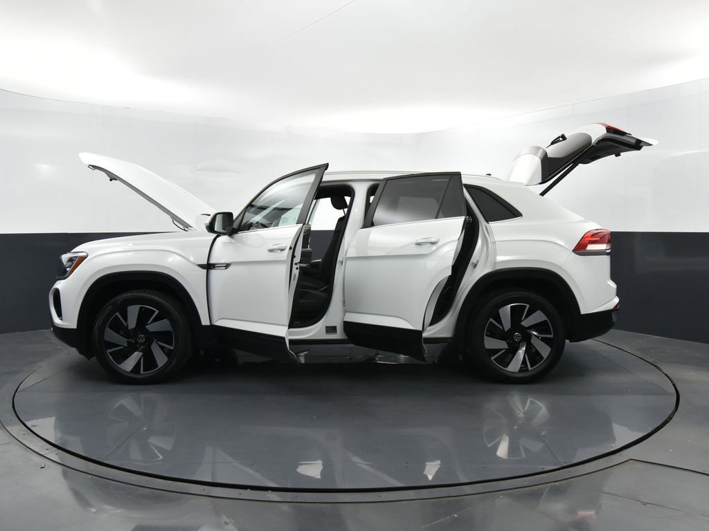 Used 2024 Volkswagen Atlas Cross Sport SE image 48
