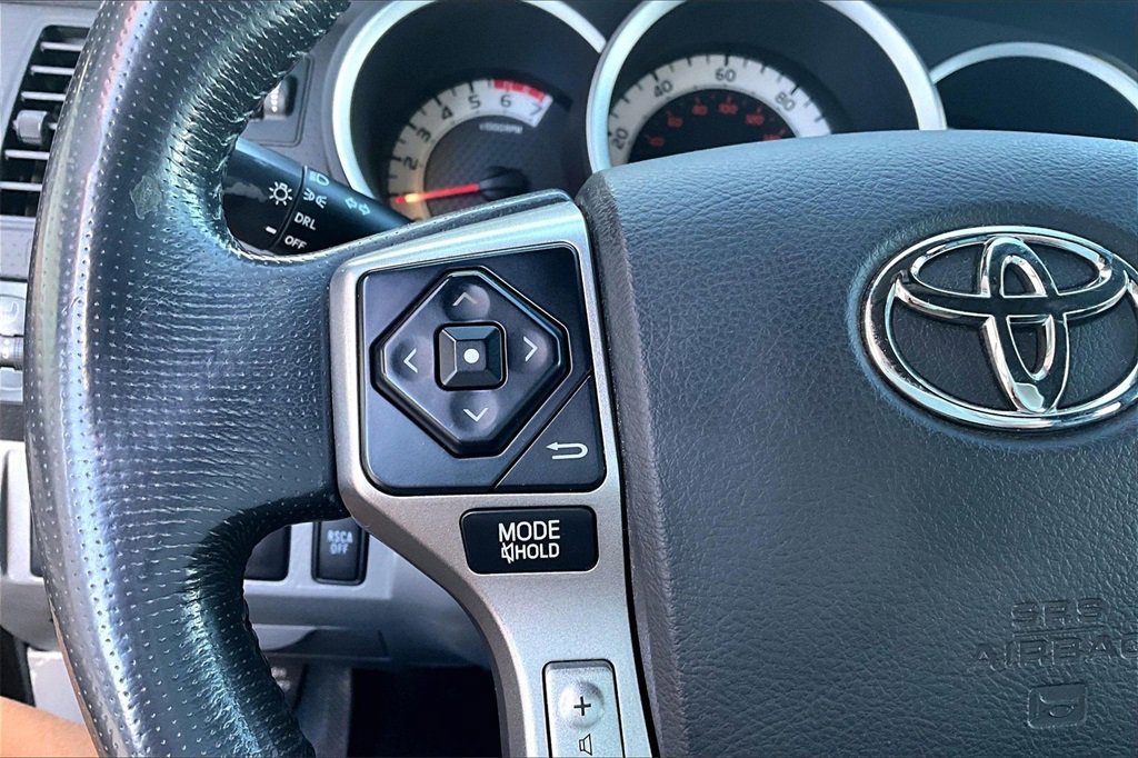 Used 2015 Toyota Tacoma 4x4 Access Cab image 11