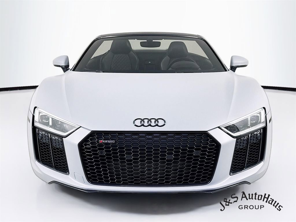 Used 2018 Audi R8 V10 image 2