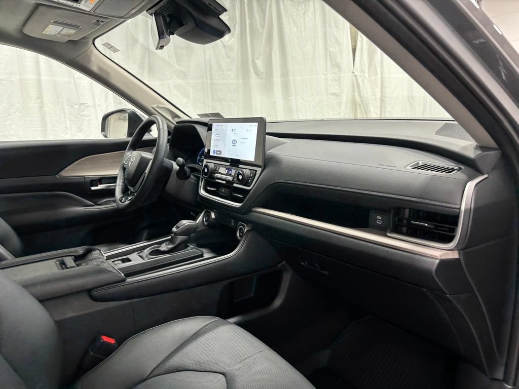 Used 2026 Toyota Grand Highlander AWD image 67