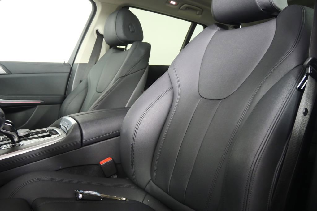 Used 2021 BMW X7 xDrive40i w/ Premium Package image 11