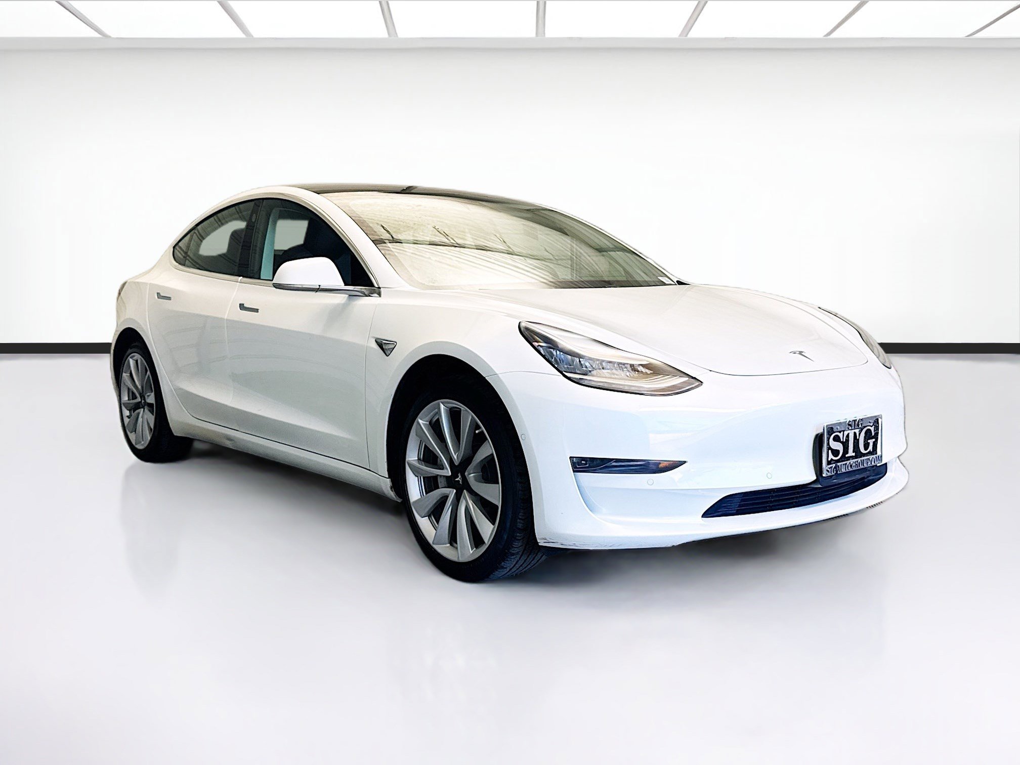 Used 2020 Tesla Model 3 Standard Range Plus RWD image 3
