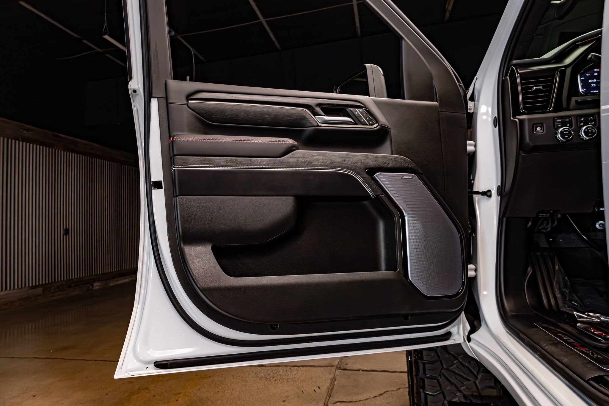 Used 2025 GMC Sierra 2500 AT4X image 30