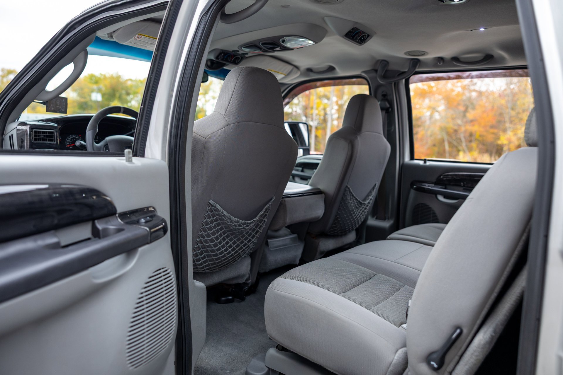 Used 2005 Ford Excursion XLS image 36