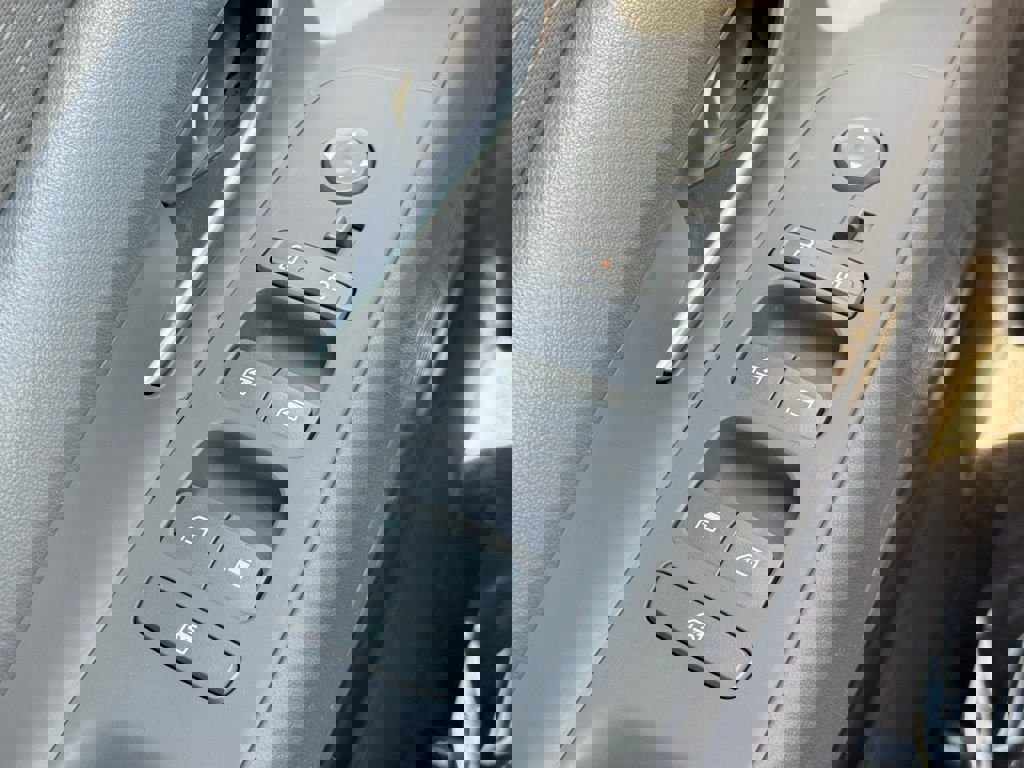 Used 2024 Hyundai Elantra SEL image 22