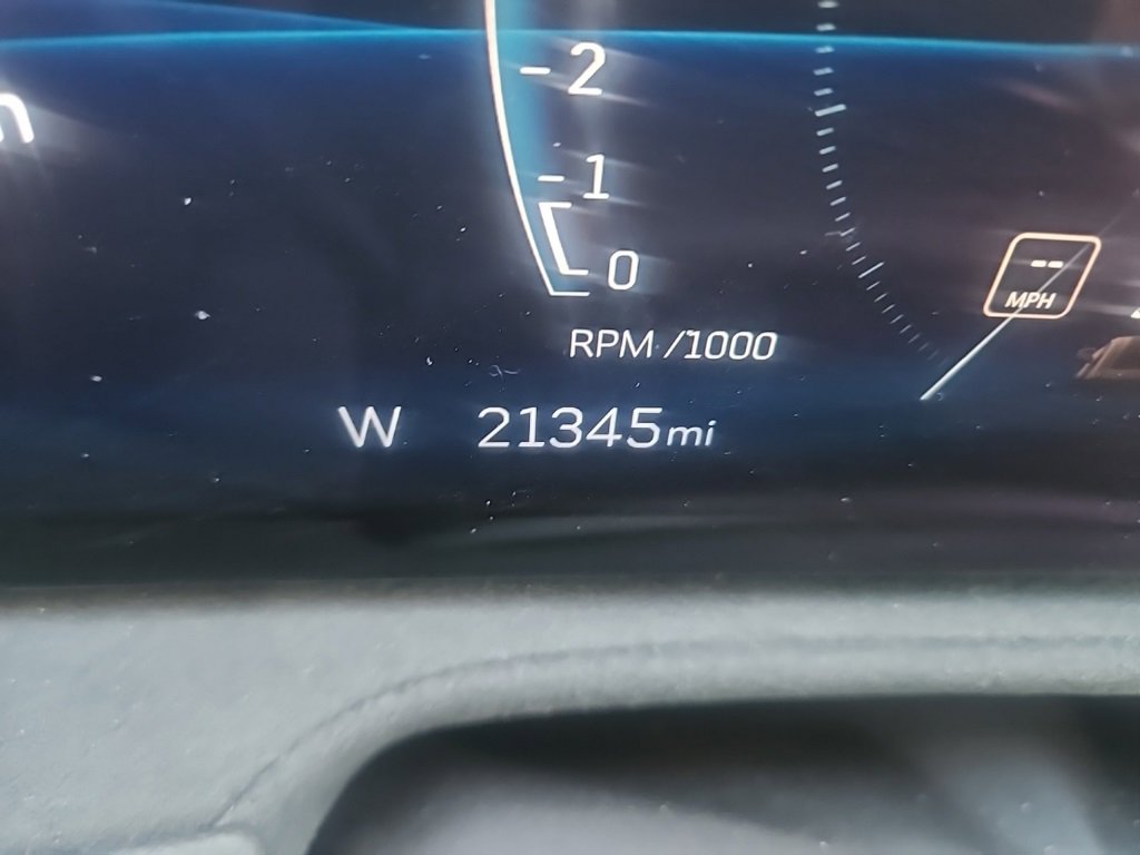 Used 2025 Cadillac XT4 Sport image 10