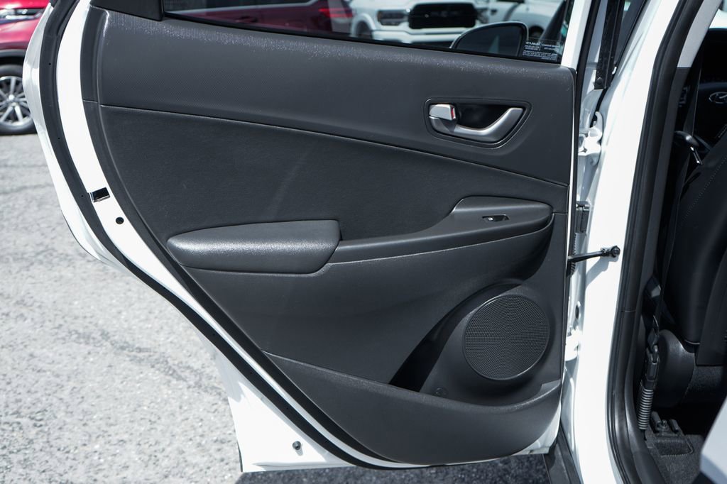 Used 2021 Hyundai Kona Limited FWD image 35