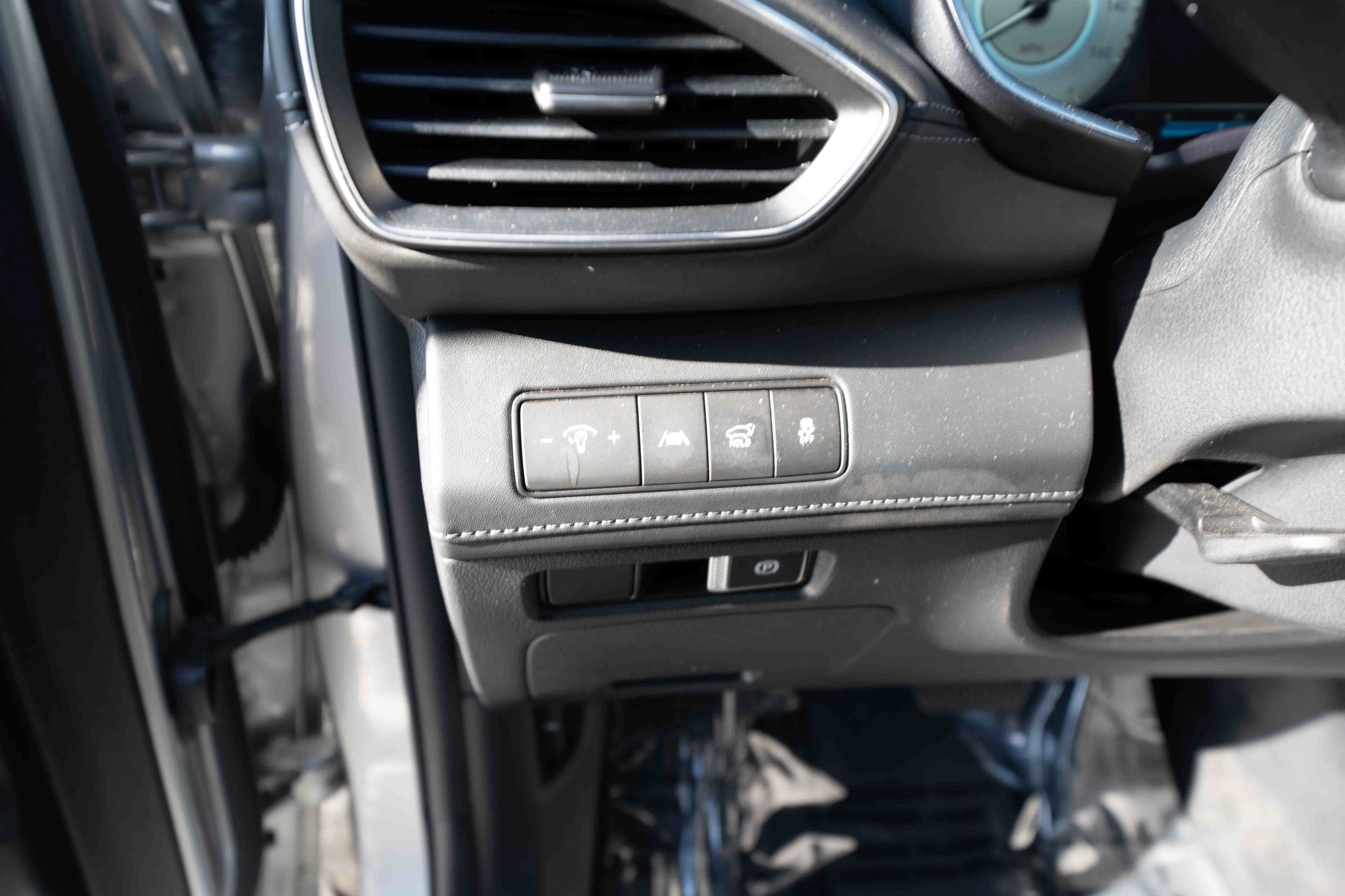 Used 2022 Hyundai Santa Fe Limited image 11