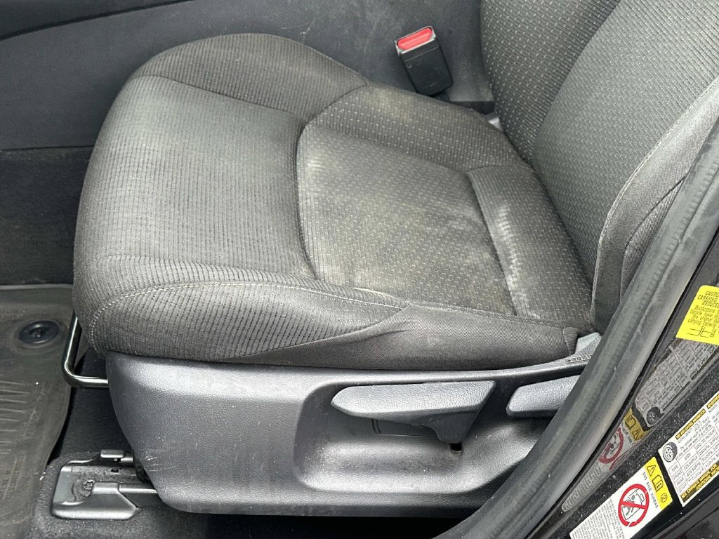 Used 2018 Toyota C-HR XLE FWD image 17