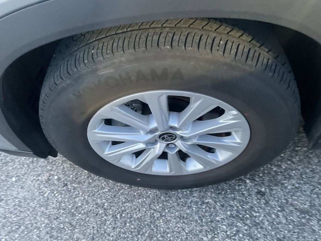 Used 2025 Toyota Grand Highlander AWD image 5