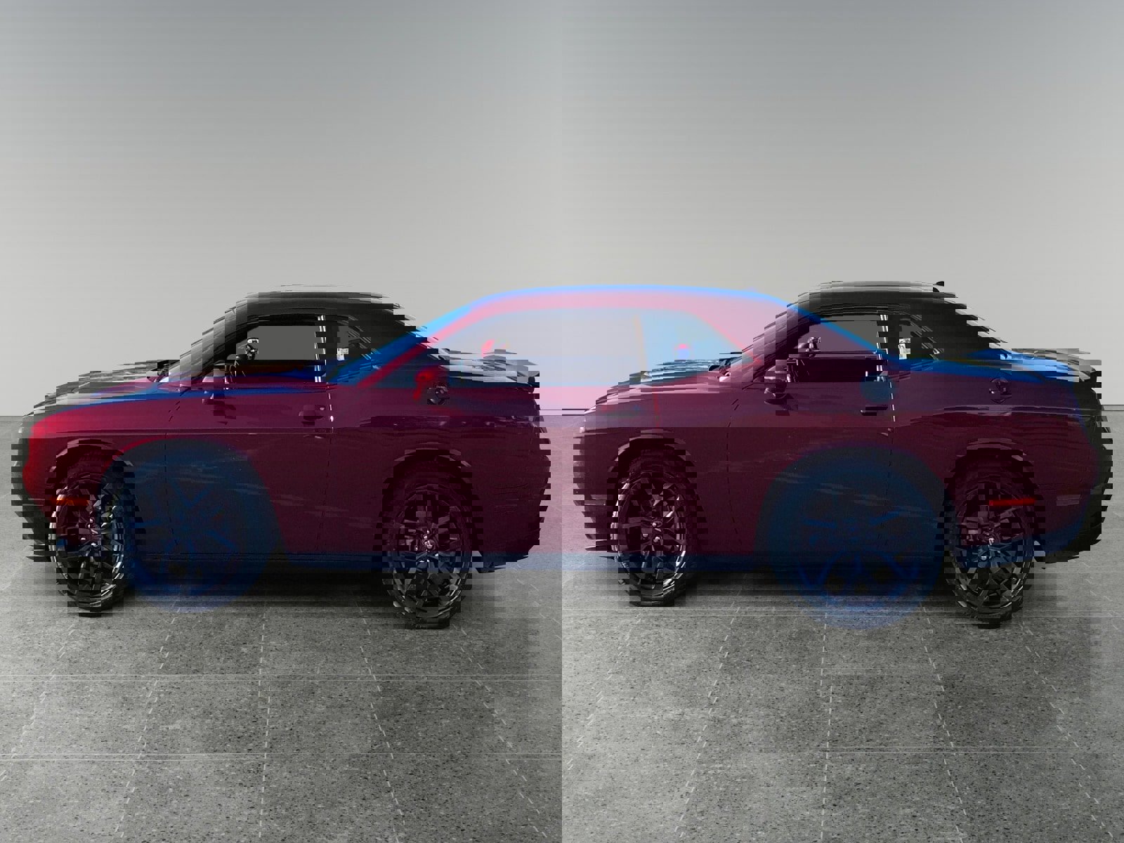 Used 2021 Dodge Challenger SXT w/ Driver Convenience Group image 2