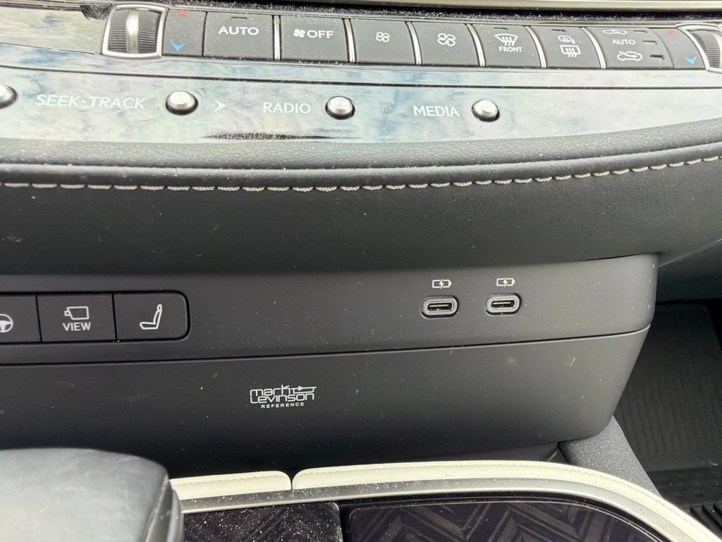 Certified 2024 Lexus LS 500 AWD w/ Interior Upgrade Package image 27
