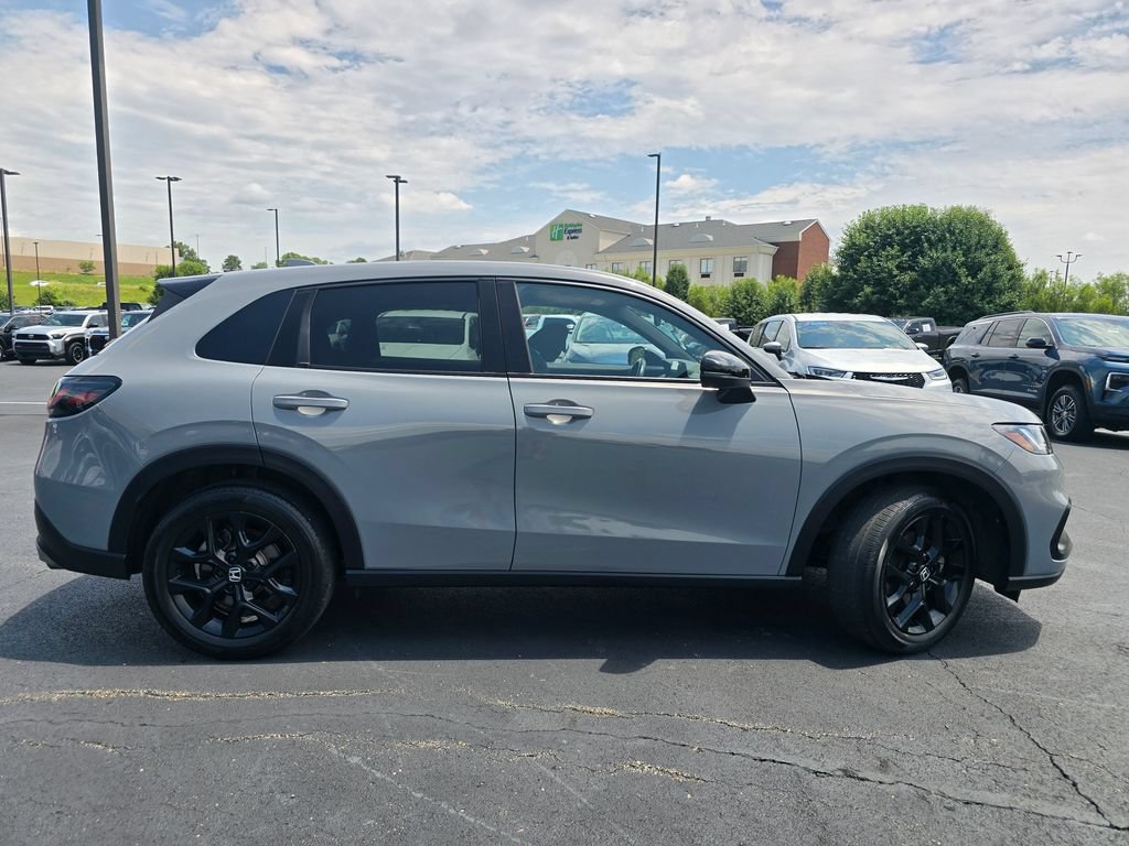 Used 2025 Honda HR-V Sport image 9