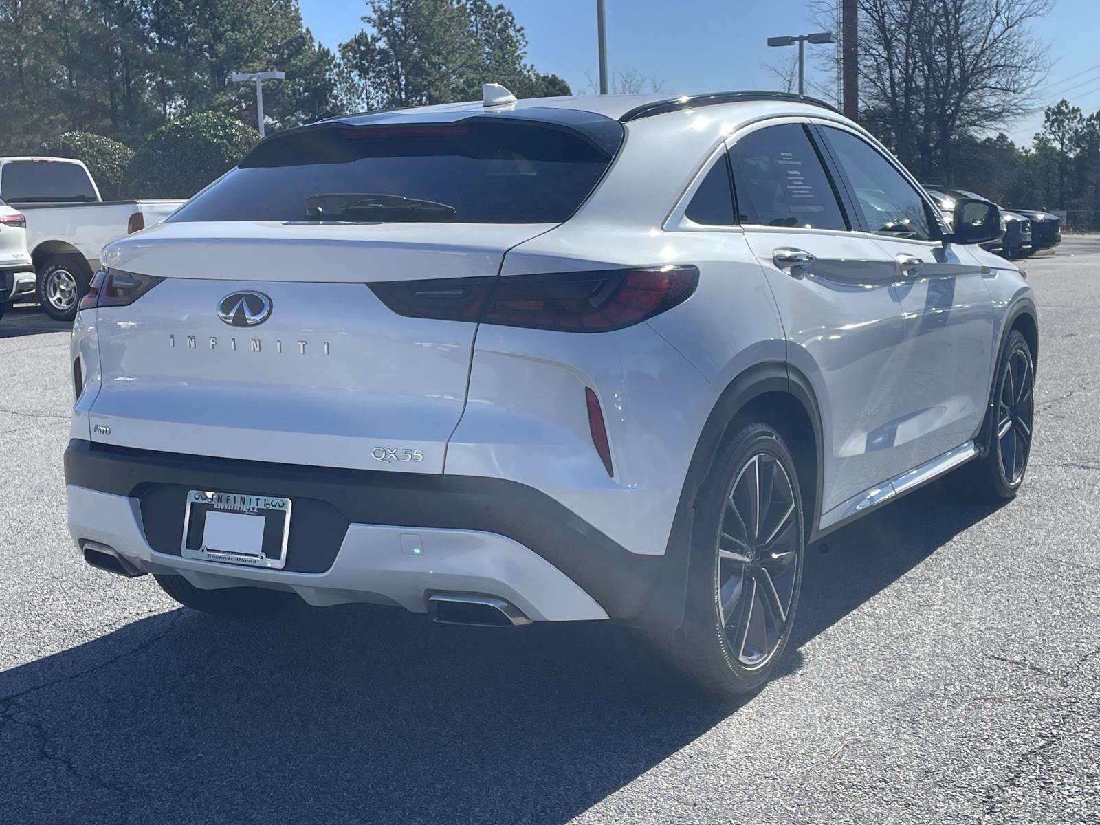 Certified 2025 INFINITI QX55 Luxe w/ Cargo Package AWD/4WD image 4