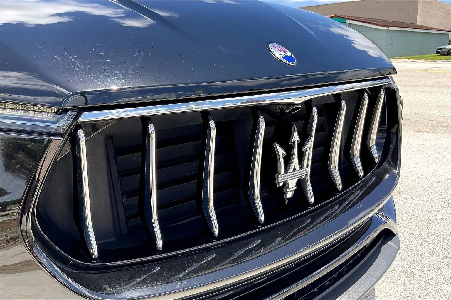 Used 2018 Maserati Levante AWD/4WD image 33
