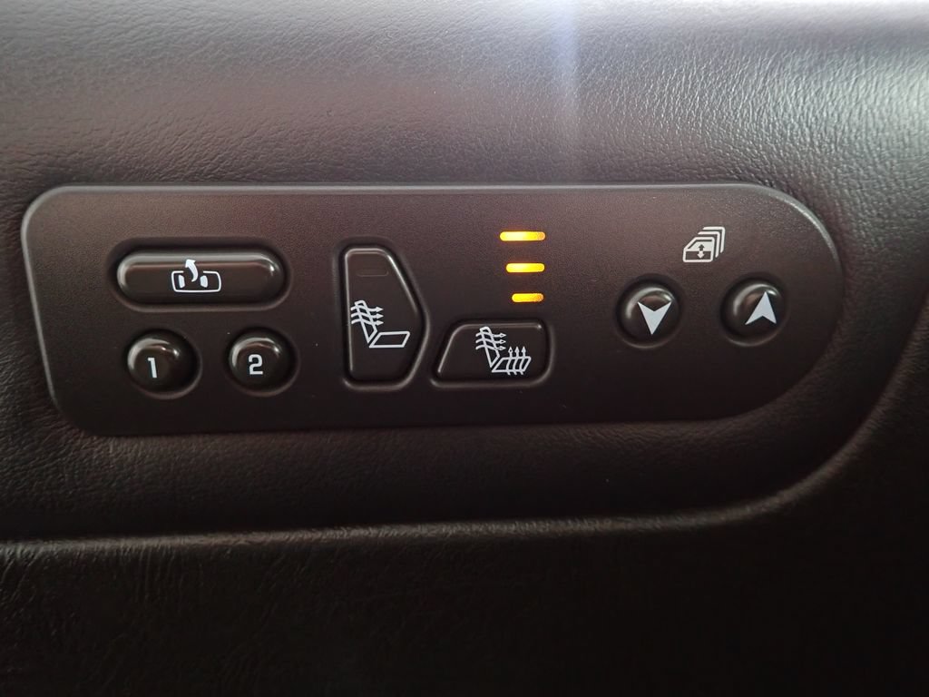Used 2005 HUMMER H2 SUT w/ Preferred Equipment Group AWD/4WD image 5