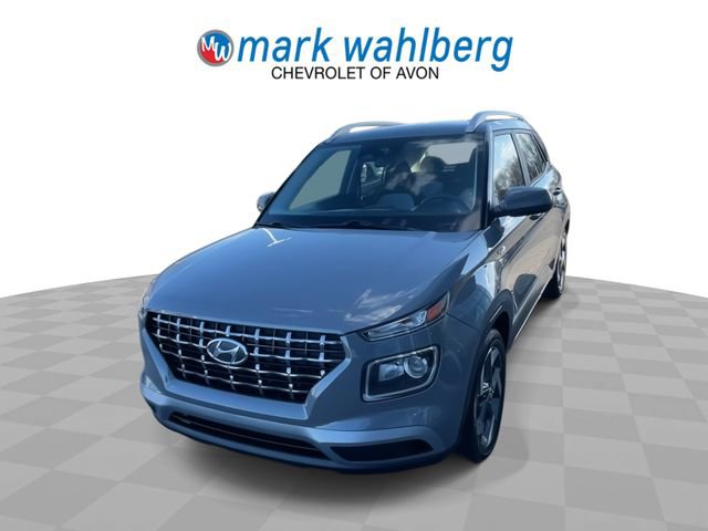 Used 2023 Hyundai Venue SEL w/ Cargo Package FWD image 3