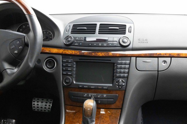 Used 2005 Mercedes-Benz E 500 Sedan image 38
