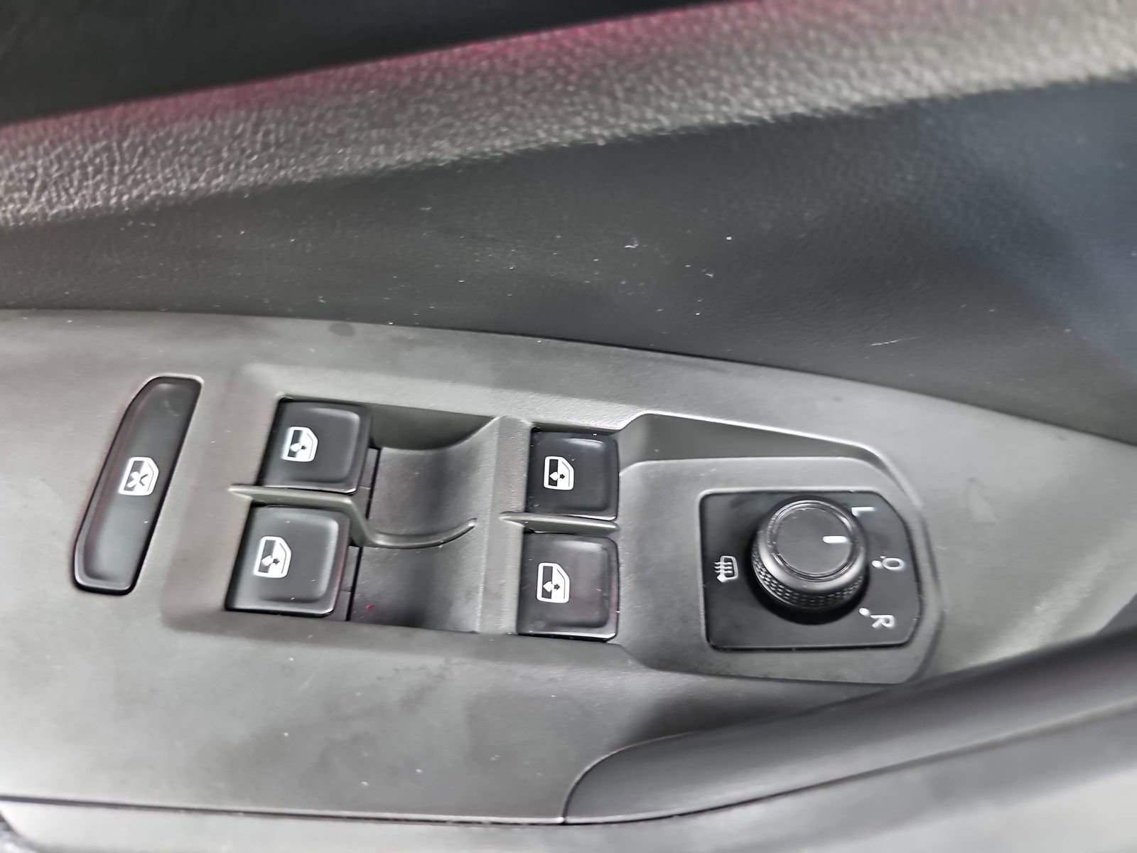 Used 2019 Volkswagen Jetta SEL image 26