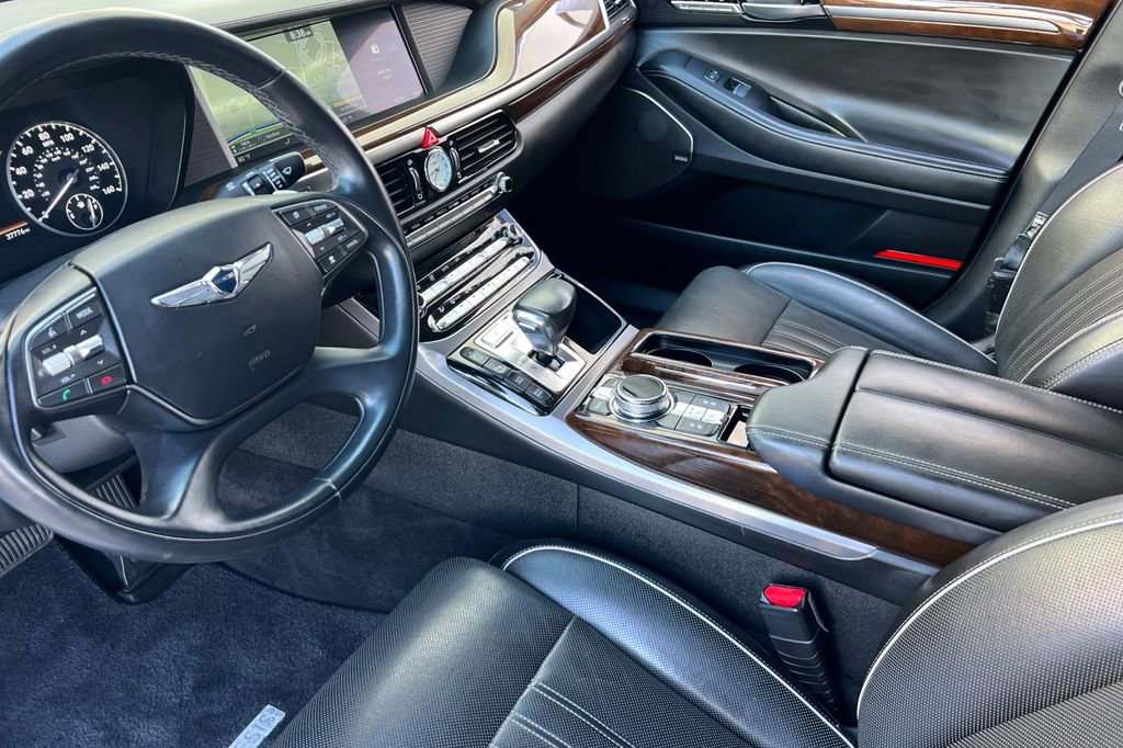 Used 2018 Genesis G90 5.0 Ultimate AWD/4WD image 12