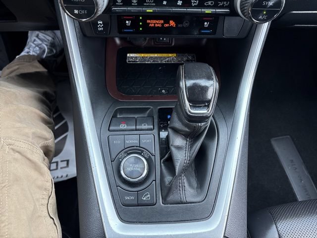 Used 2019 Toyota RAV4 Limited w/ Advanced Technology Package AWD/4WD image 19