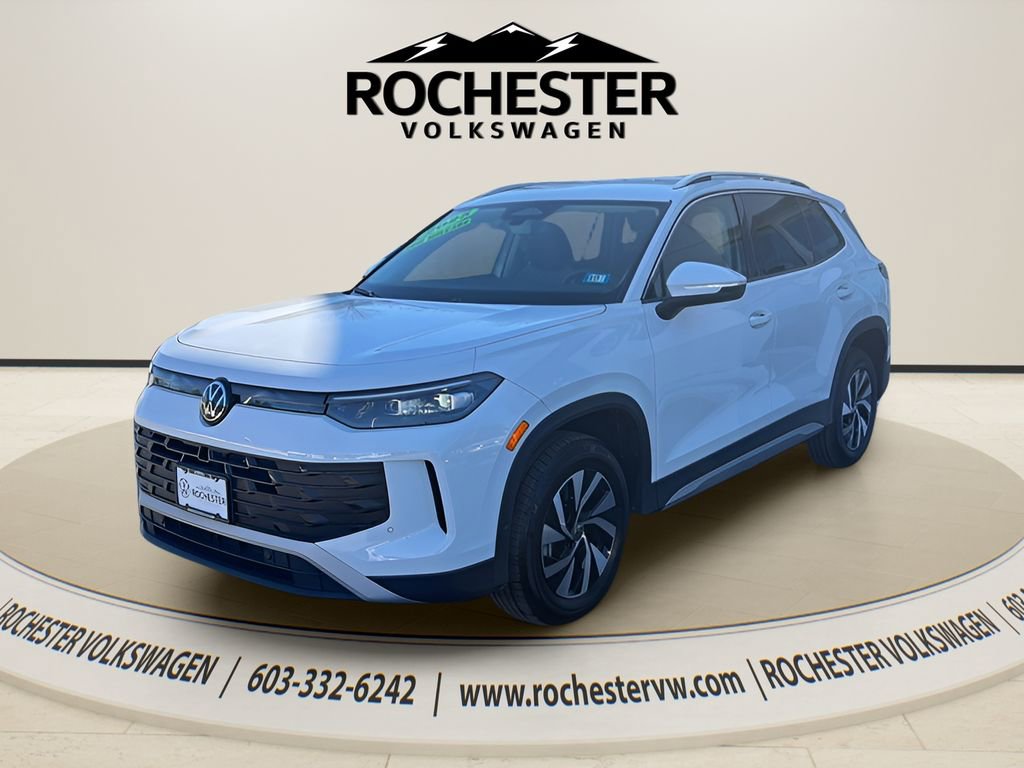 Used 2025 Volkswagen Tiguan S image 2