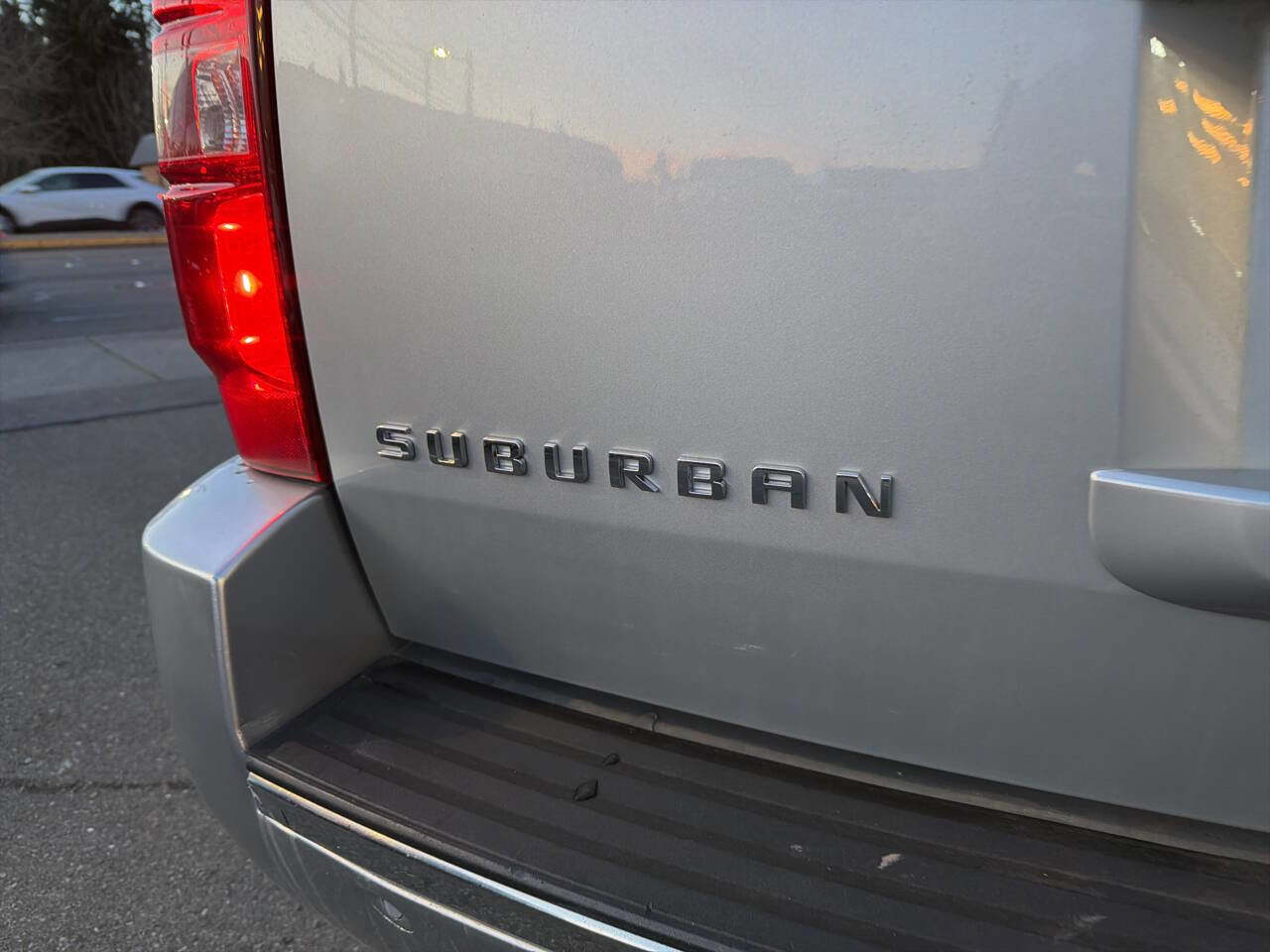 Used 2013 Chevrolet Suburban LTZ image 6