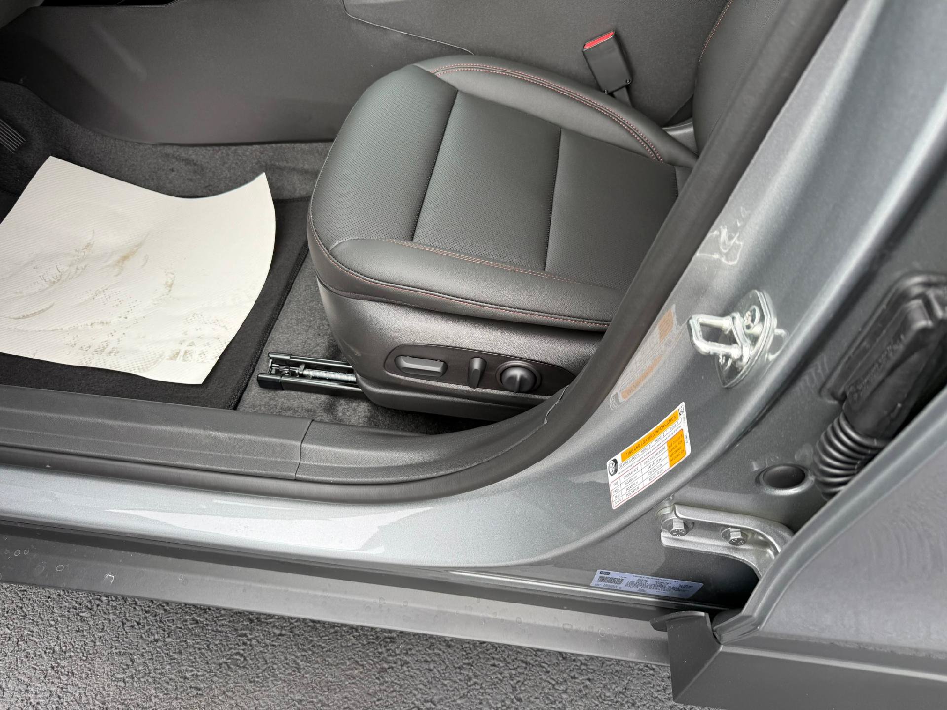 New 2026 Chevrolet Trax RS w/ Sunroof Package FWD image 13