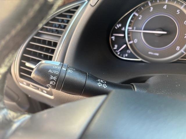 Used 2012 INFINITI QX56 4WD w/ Deluxe Touring Pkg image 19