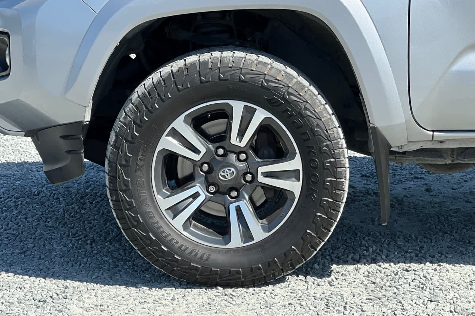 Used 2017 Toyota Tacoma TRD Sport w/ Tow Package RWD image 34
