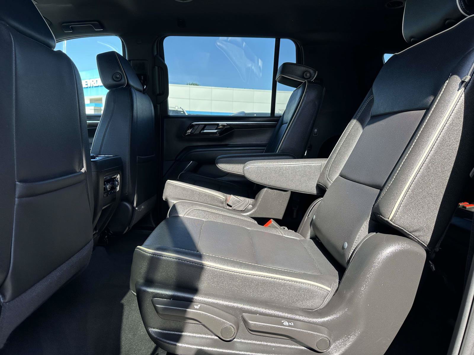 Used 2026 Chevrolet Suburban Premier AWD/4WD image 24