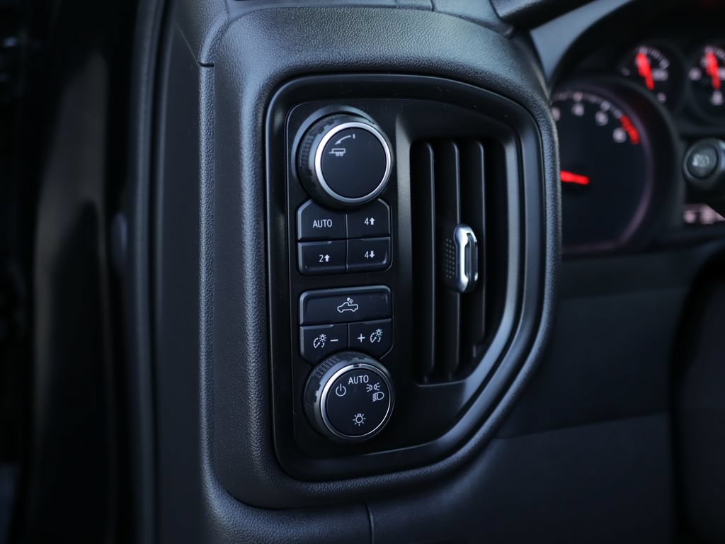 Used 2023 Chevrolet Silverado 1500 Custom Trail Boss w/ LPO, Dark Essentials Package AWD/4WD image 10