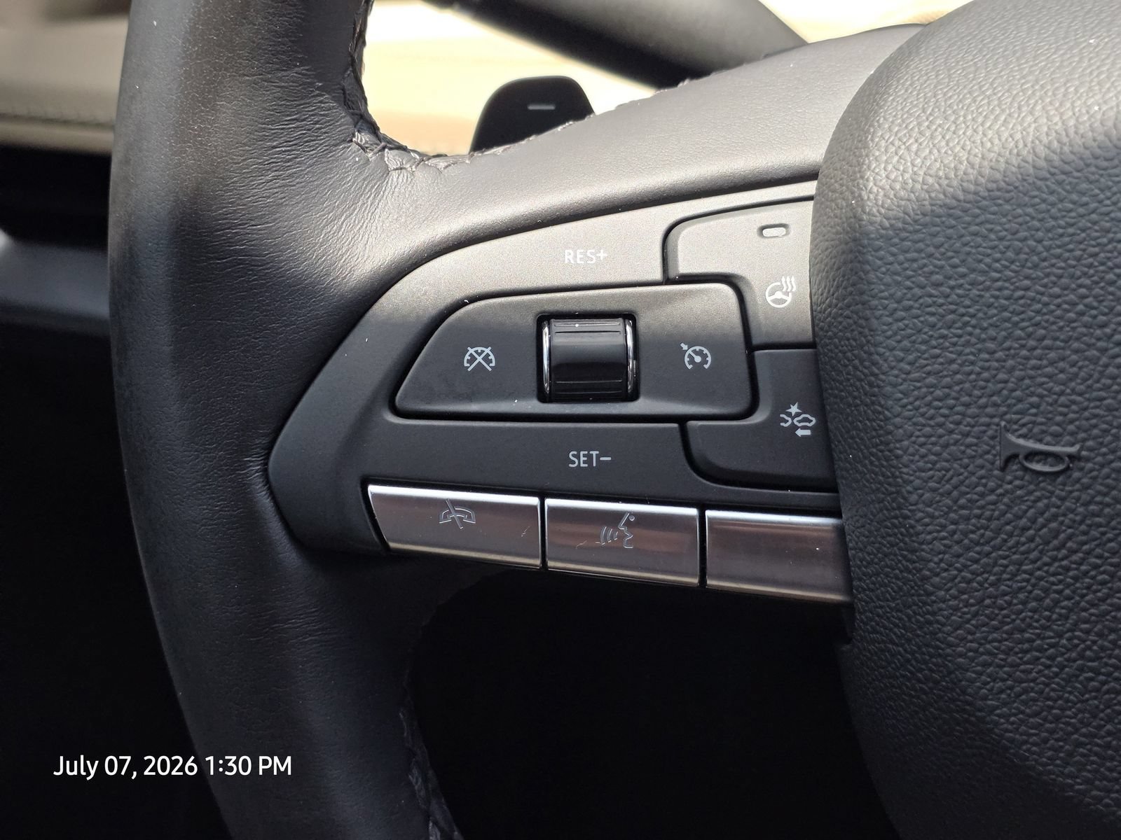Used 2024 Cadillac XT4 Luxury w/ Cold Weather Package FWD image 31