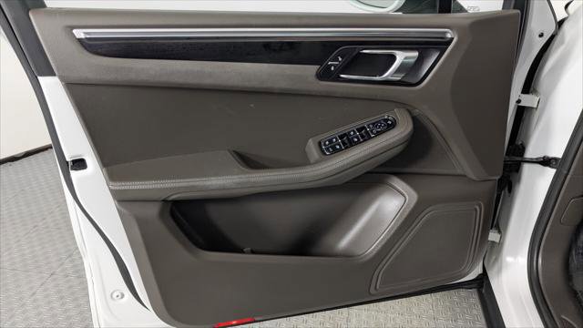 Used 2017 Porsche Macan image 13