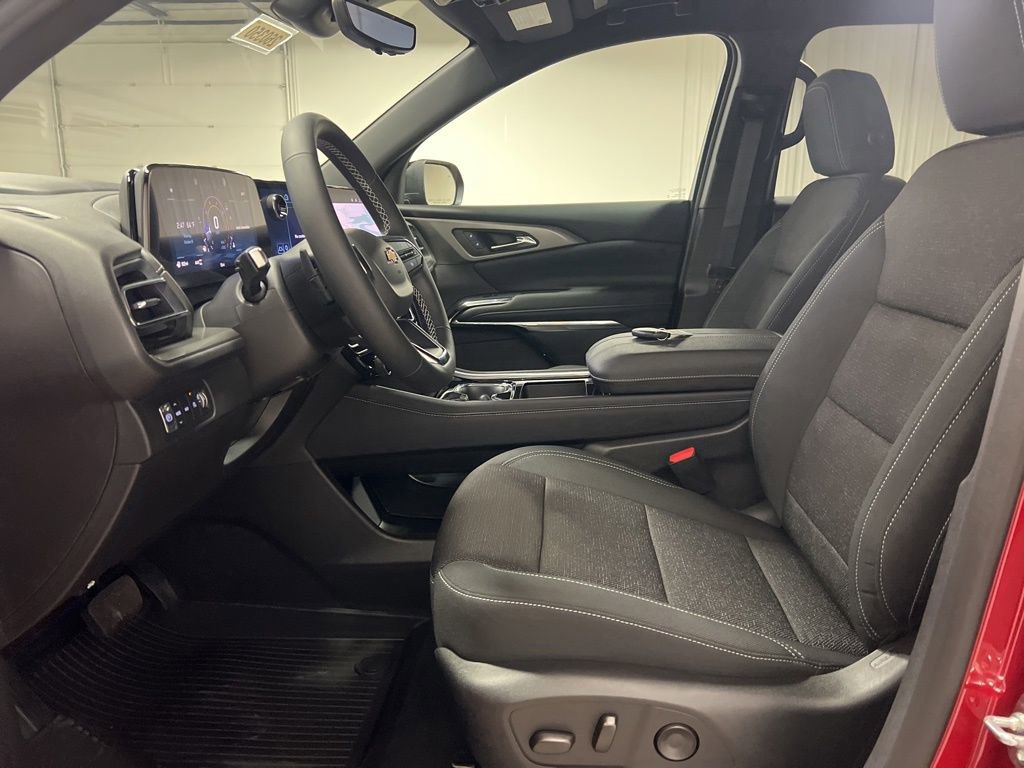 New 2026 Chevrolet Traverse LT w/ Driver Confidence Package image 8