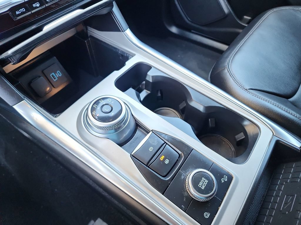Used 2023 Ford Explorer Limited w/ Equipment Group 301A AWD/4WD image 31