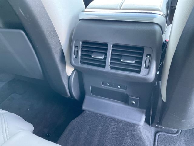 Used 2020 Land Rover Range Rover Velar R-Dynamic S image 17