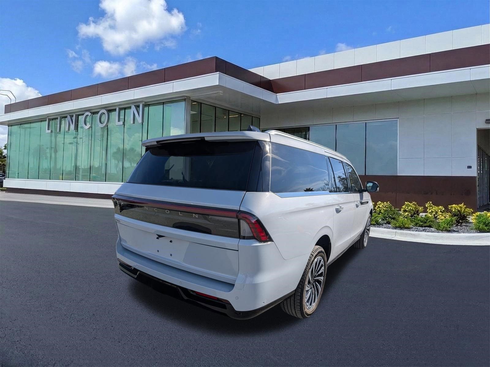 Certified 2025 Lincoln Navigator L Black Label image 5