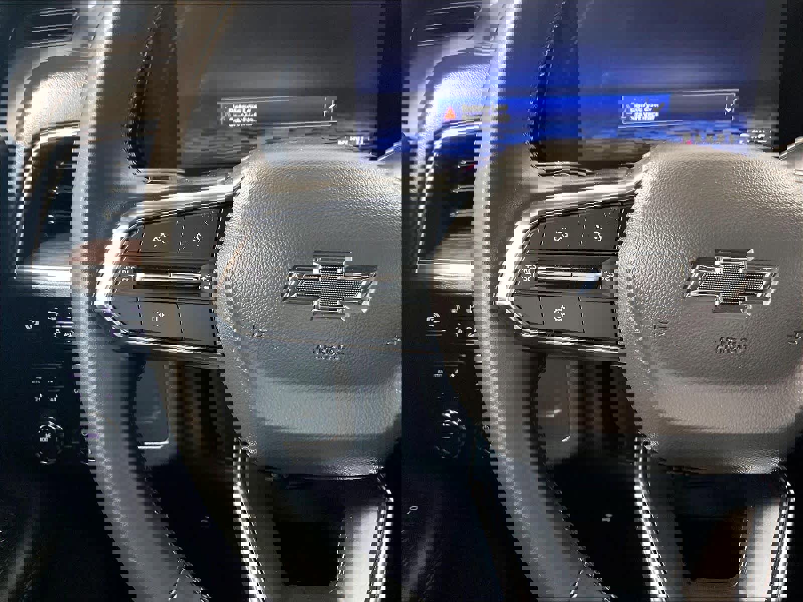 Used 2025 Chevrolet Tahoe Z71 image 22