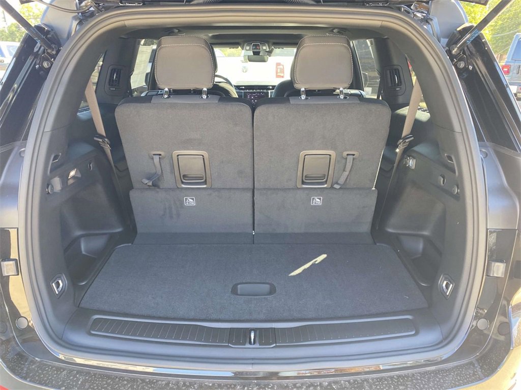 New 2025 Jeep Grand Cherokee L Laredo image 34